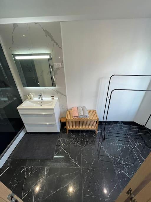 Appart 4 Personnes Proche Paris Tour Eiffel Meudon Exterior foto