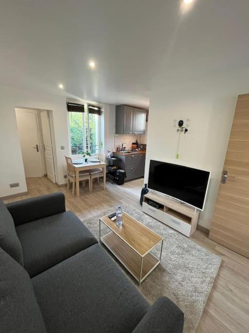 Appart 4 Personnes Proche Paris Tour Eiffel Meudon Exterior foto