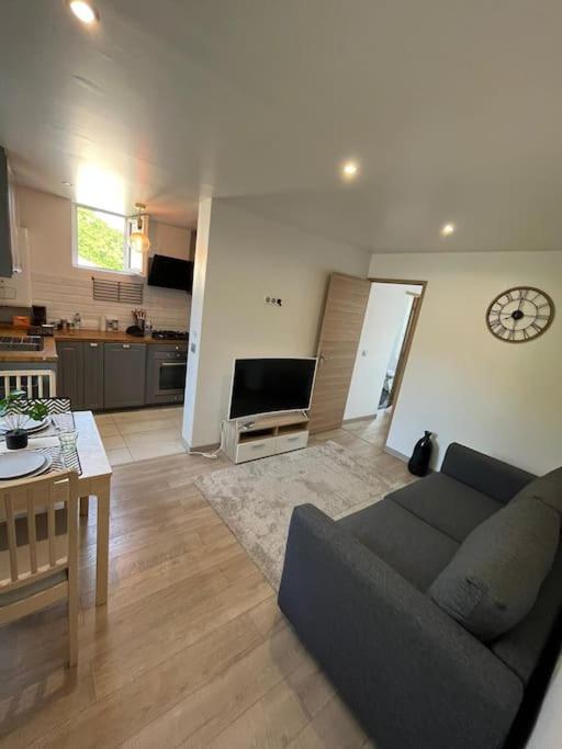 Appart 4 Personnes Proche Paris Tour Eiffel Meudon Exterior foto